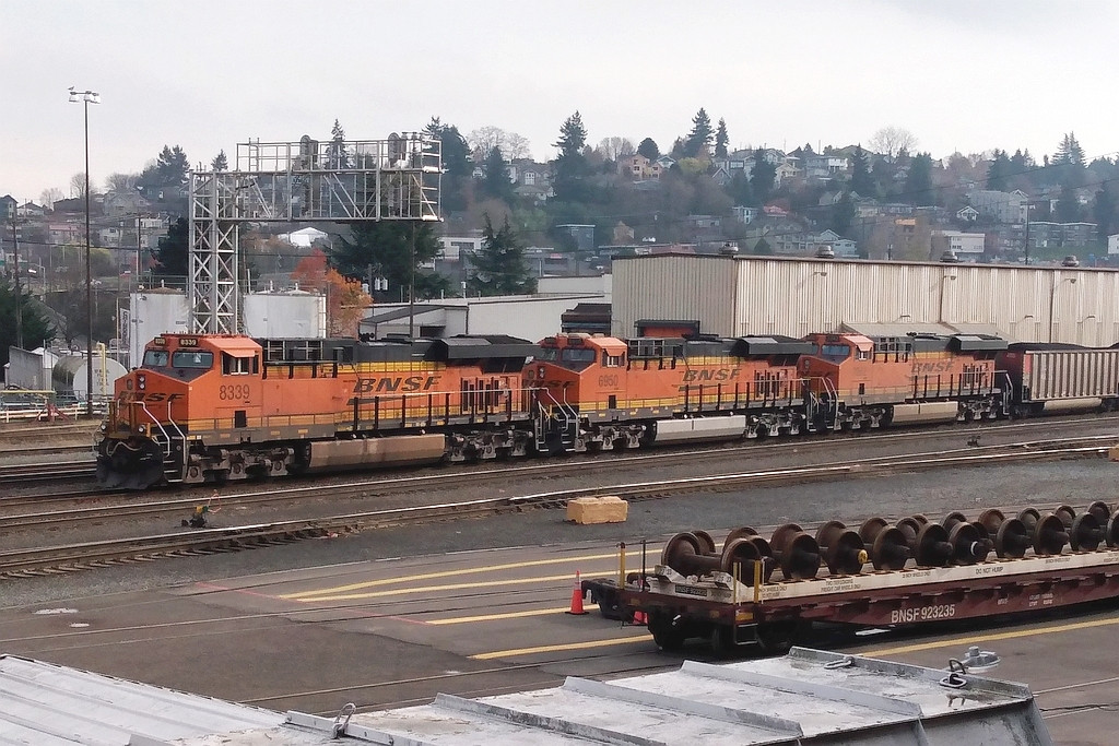 BNSF 8339 ready to head north with a loaded coal train